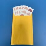 5 sheets of 100 pieces holiday stickers packaged in bubble wrap - Image 3